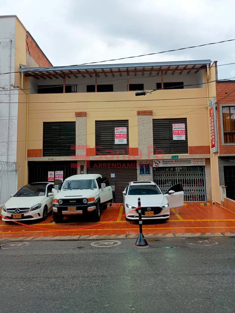 Casa en arriendo Antioquia Medellín Bolivariana 340 m2 Habitaciones 7 Baños 4 Garajes 4 Precio $10000000