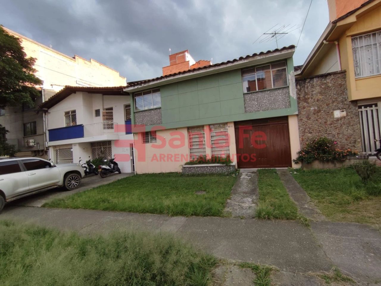 Casa en arriendo Antioquia Medellín Miravalle 220 m2 Habitaciones 4 Baños 3 Garajes 1 Precio $14800000