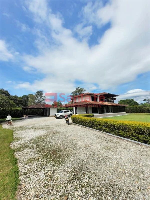 Casa en arriendo Antioquia Medellín Medellín 600 m2 Habitaciones 6 Baños 9 Garajes 3 Precio $16500000