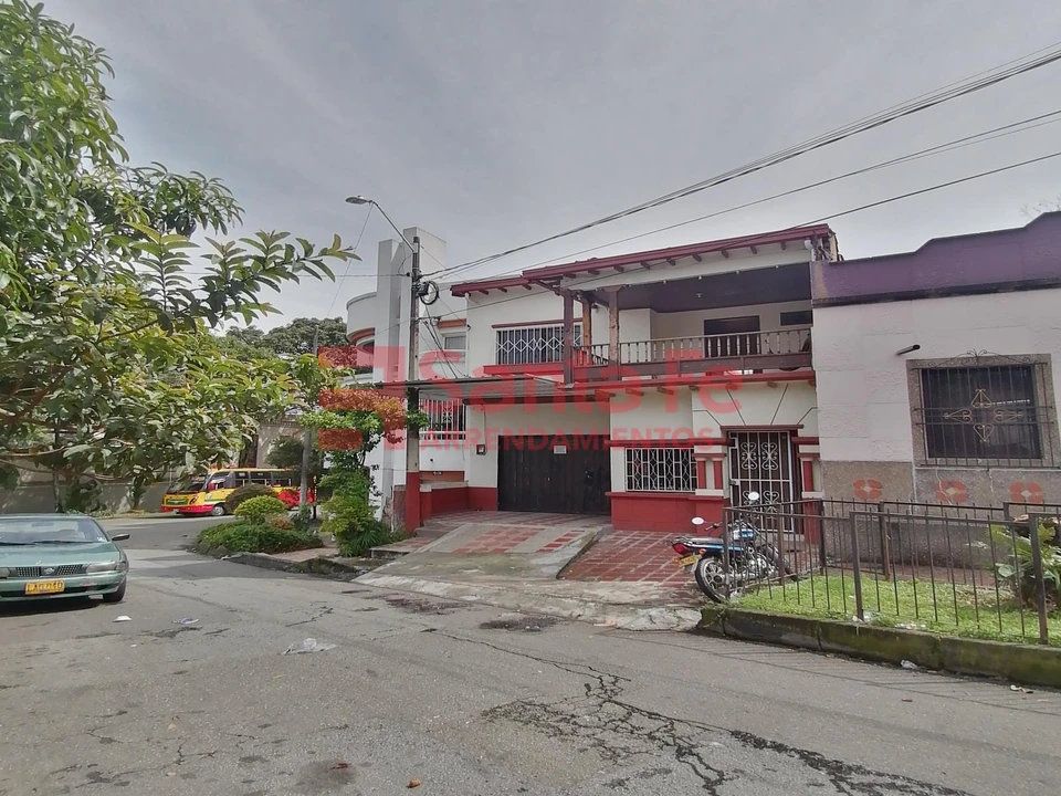 Casa en arriendo Antioquia Medellín Manrique Central No1 276 m2 Habitaciones 4 Baños 2 Garajes 1 Precio $6000000