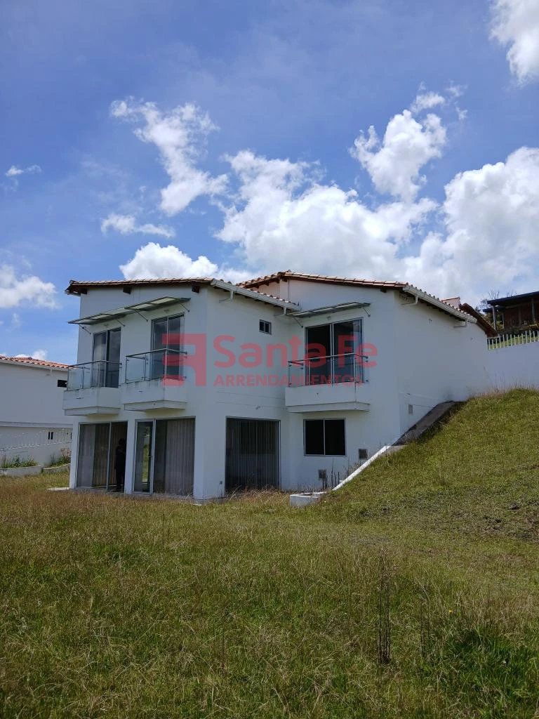 Casa en arriendo Antioquia Marinilla Medellín 215 m2 Habitaciones 3 Baños 4 Garajes 1 Precio $6700000