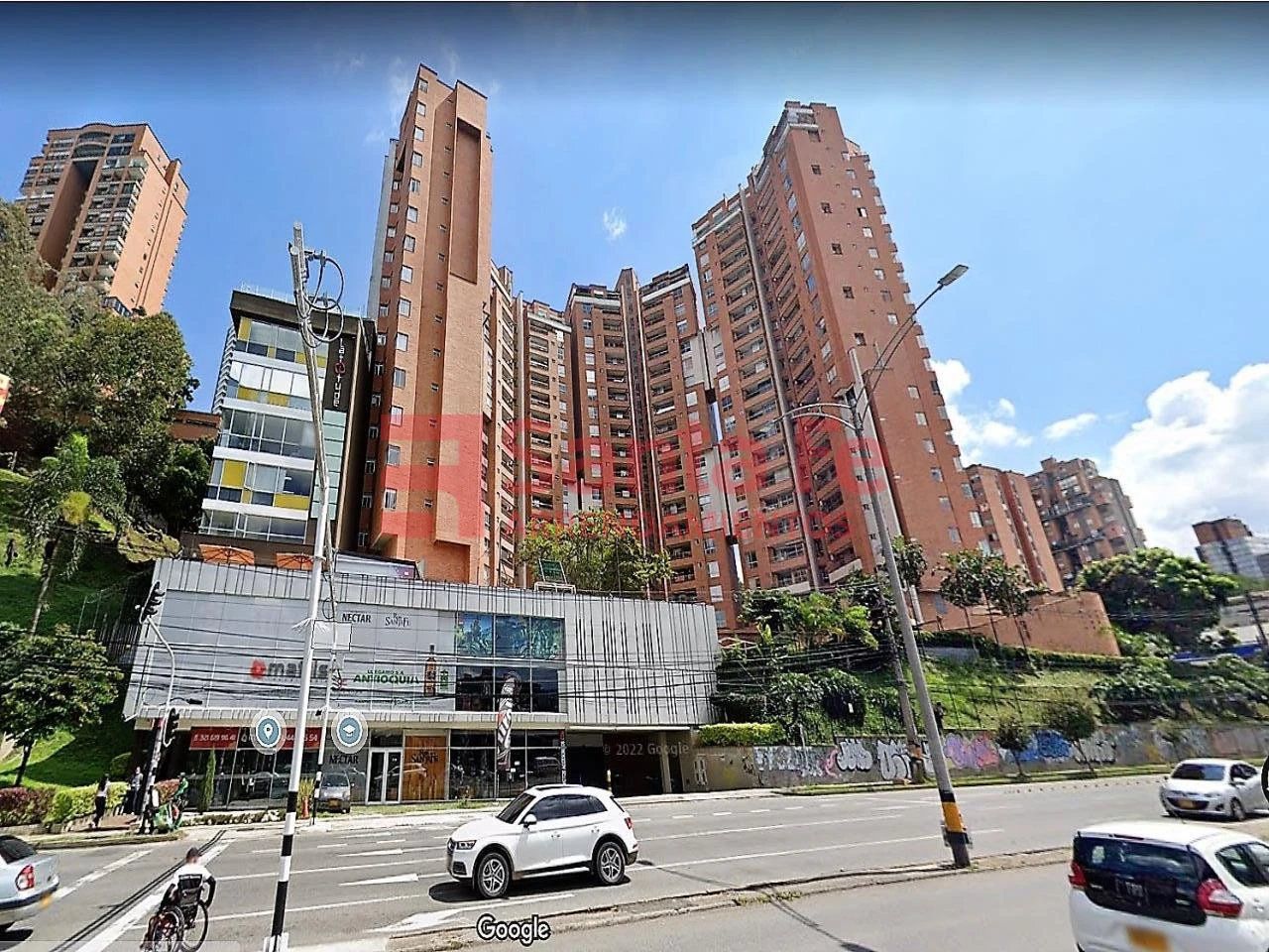 Apartamento en arriendo Antioquia Medellín Castropol 300 m2 Habitaciones 4 Baños 5 Garajes 2 Precio $11800000
