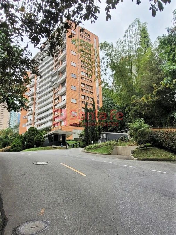 Apartamento en arriendo Antioquia Medellín Los Naranjos 158 m2 Habitaciones 3 Baños 4 Garajes 2 Precio $7800000