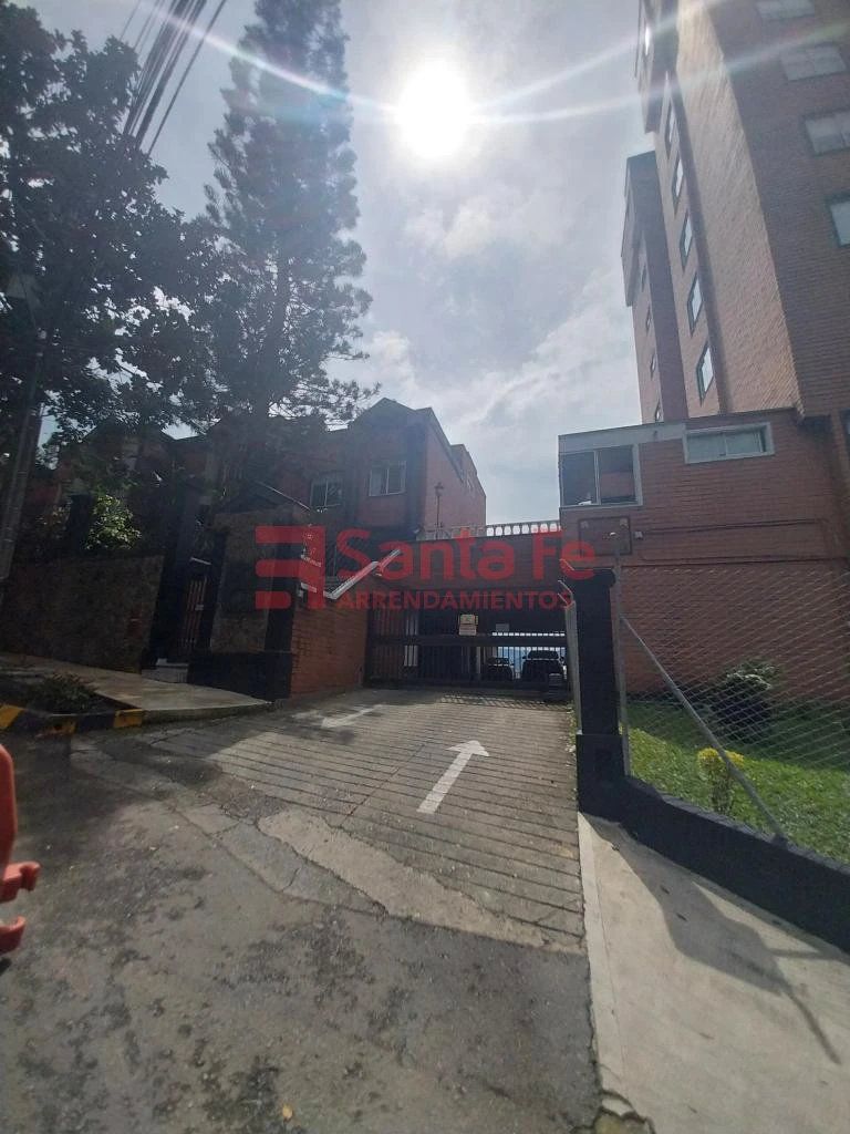 Casa en arriendo Antioquia Medellín El Diamante No2 180 m2 Habitaciones 4 Baños 4 Garajes 3 Precio $8800000