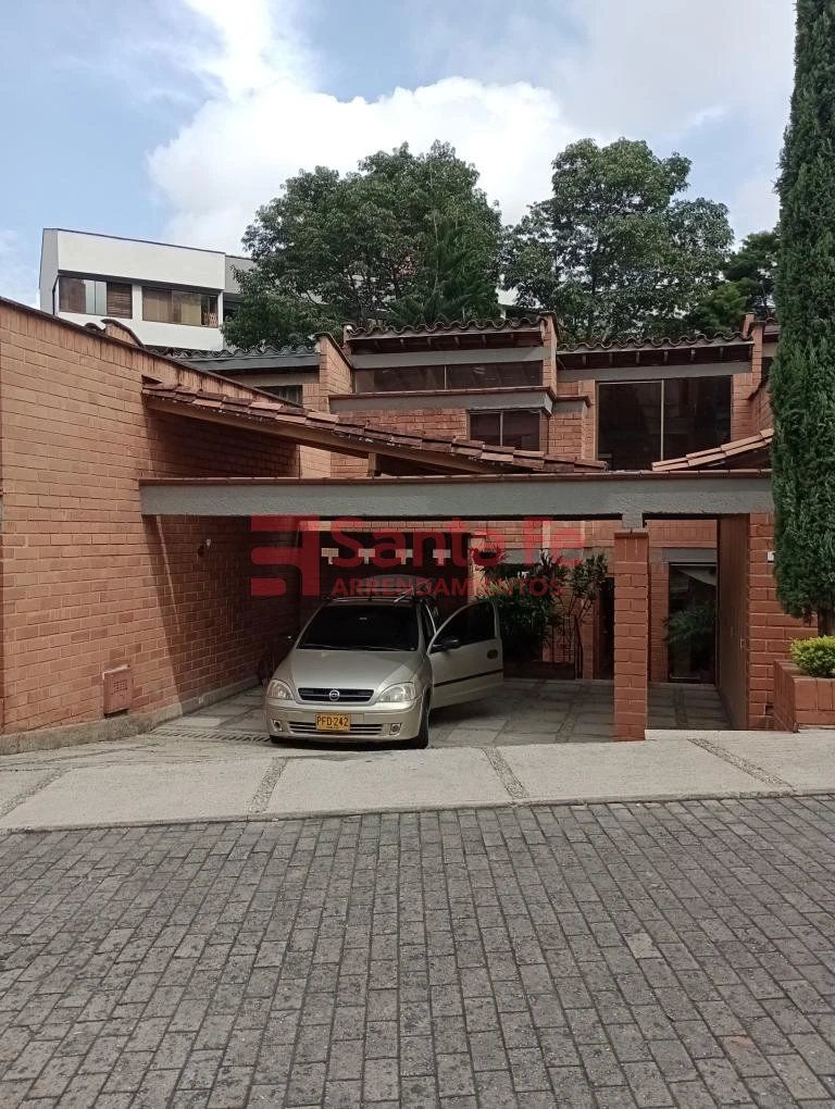 Casa en arriendo Antioquia Medellín Los Balsos No1 263 m2 Habitaciones 3 Baños 4 Garajes 2 Precio $8500000