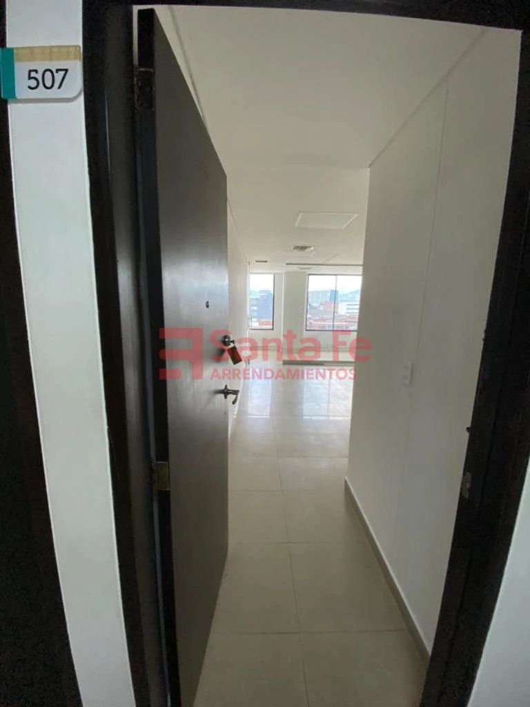 Oficina en arriendo Antioquia Medellín Perpetuo Socorro 32 m2 Habitaciones 0 Baños 1 Garajes 0 Precio $3500000