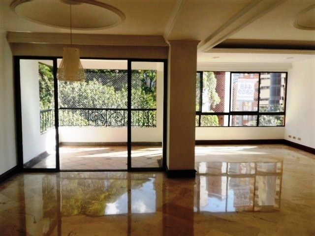 Apartamento en arriendo Antioquia Medellín El Poblado 168 m2 Habitaciones 3 Baños 4 Garajes 2 Precio $6400000