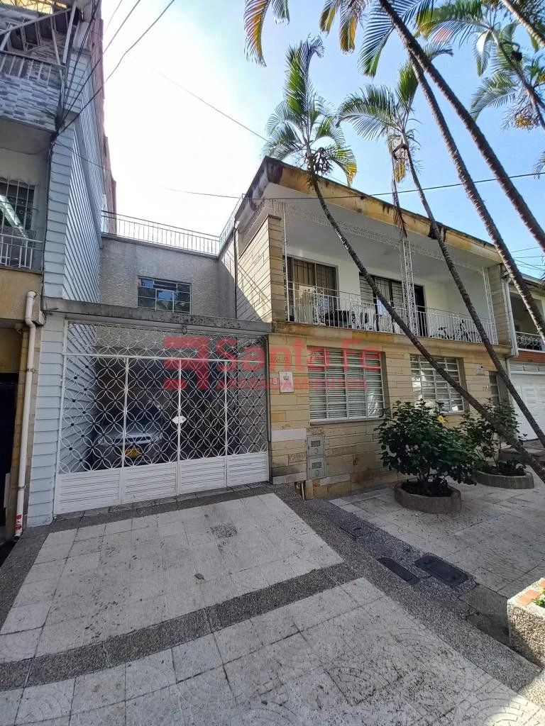 Casa en arriendo Antioquia Medellín Rosales 255 m2 Habitaciones 4 Baños 4 Garajes 1 Precio $6000000