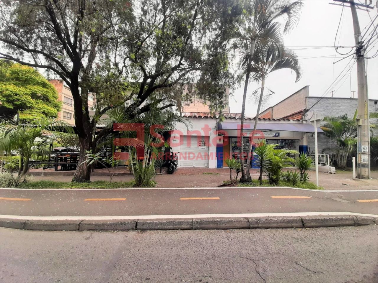 Local en arriendo Antioquia Medellín Rosales 17 m2 Habitaciones 0 Baños 1 Garajes 0 Precio $1980000