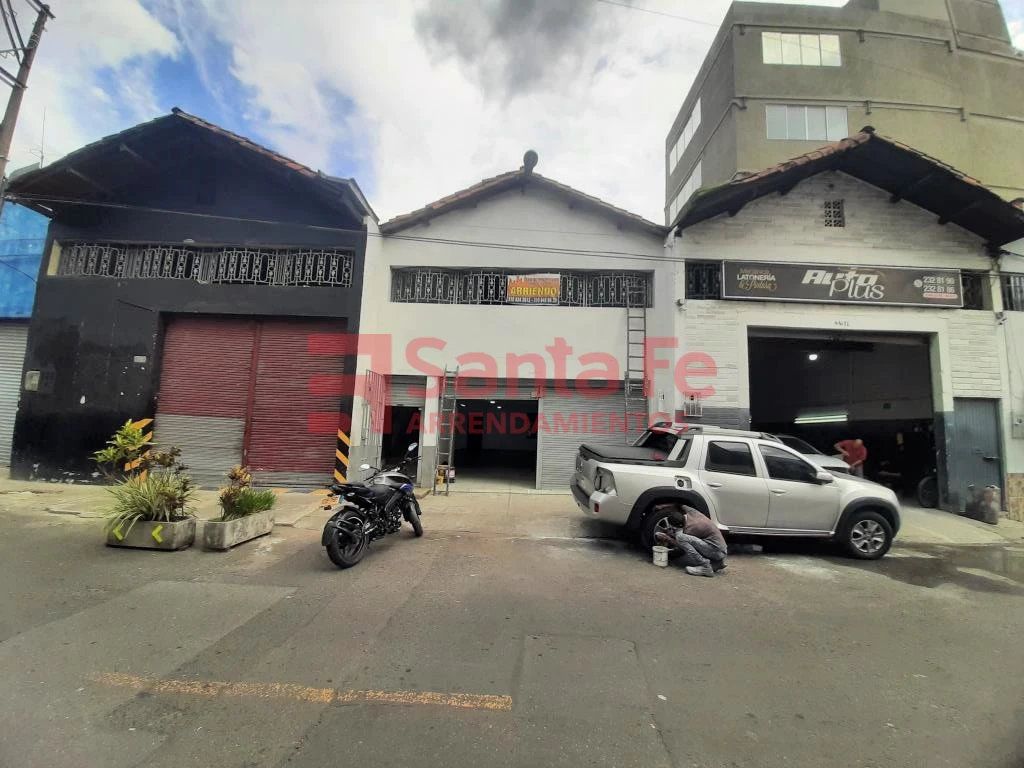 Bodega en arriendo Antioquia Medellín Perpetuo Socorro 140 m2 Habitaciones 0 Baños 3 Garajes 0 Precio $8000000