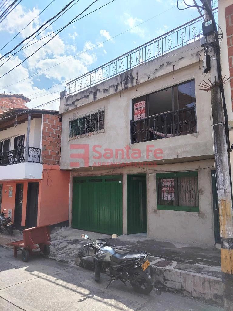 Casa en arriendo Antioquia Medellín Altos Del Poblado 120 m2 Habitaciones 3 Baños 4 Garajes 0 Precio $1200000
