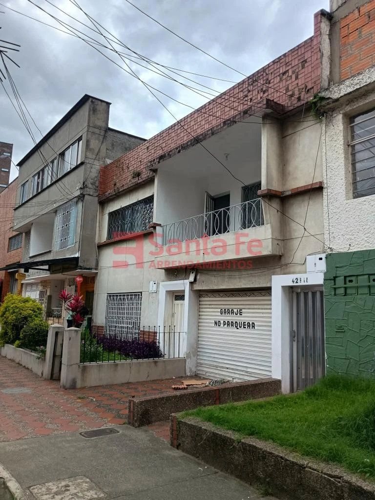 Casa en arriendo Antioquia Medellín Bolivariana 215 m2 Habitaciones 5 Baños 2 Garajes 0 Precio $5000000