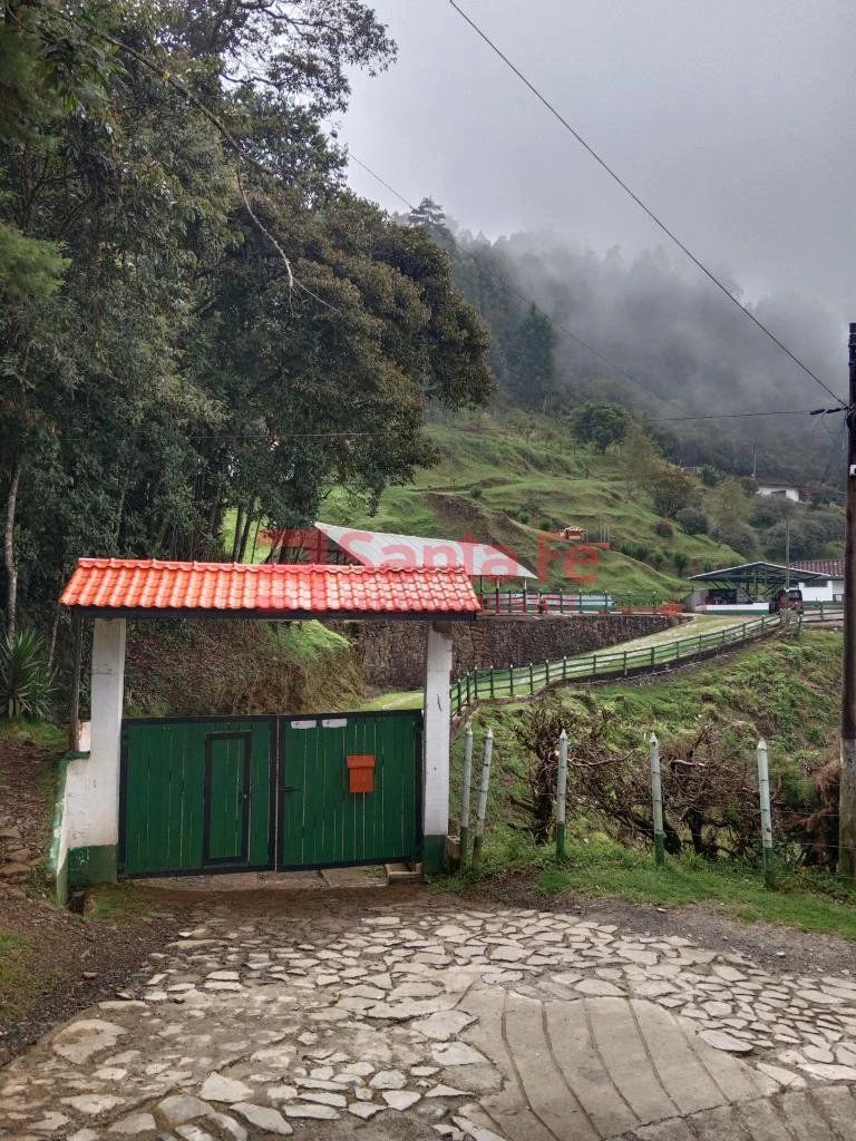 Finca en arriendo Antioquia Medellín Medellín 100 m2 Habitaciones 2 Baños 2 Garajes 1 Precio $2750000