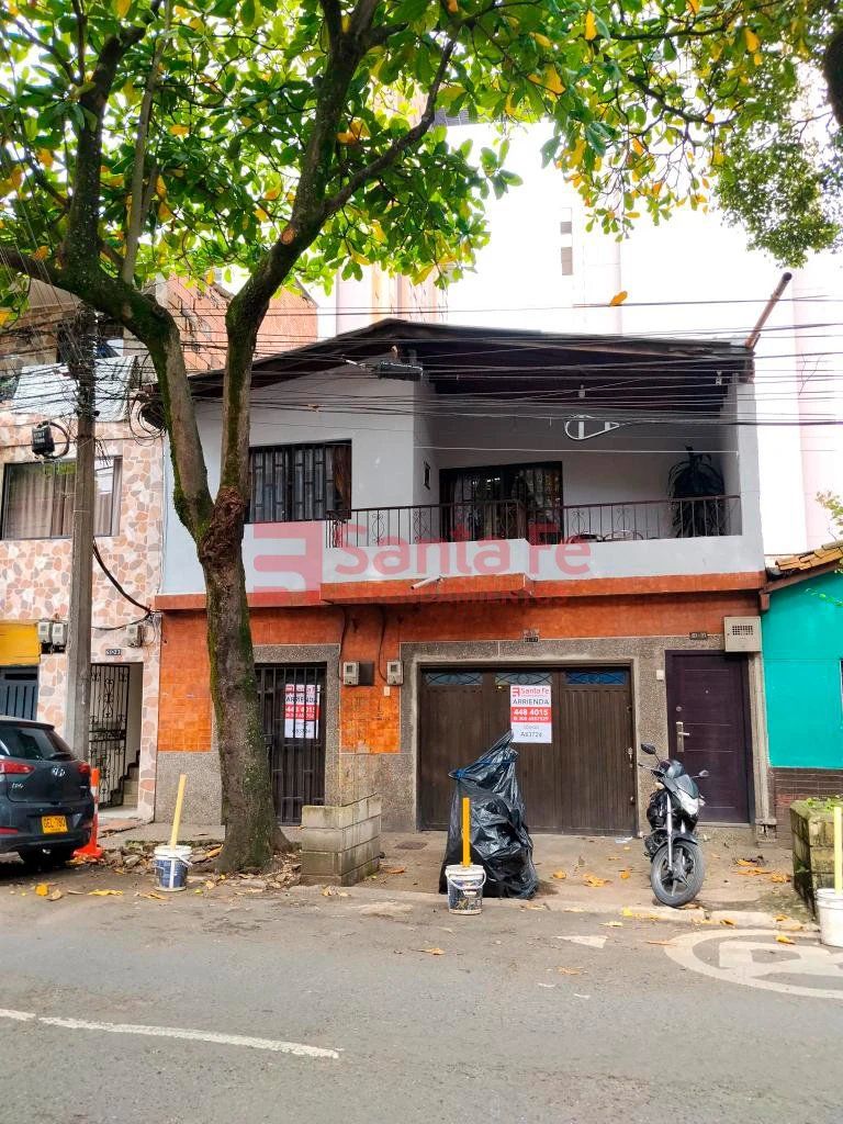 Casa en arriendo Antioquia Medellín El Chagualo 120 m2 Habitaciones 5 Baños 3 Garajes 1 Precio $2700000