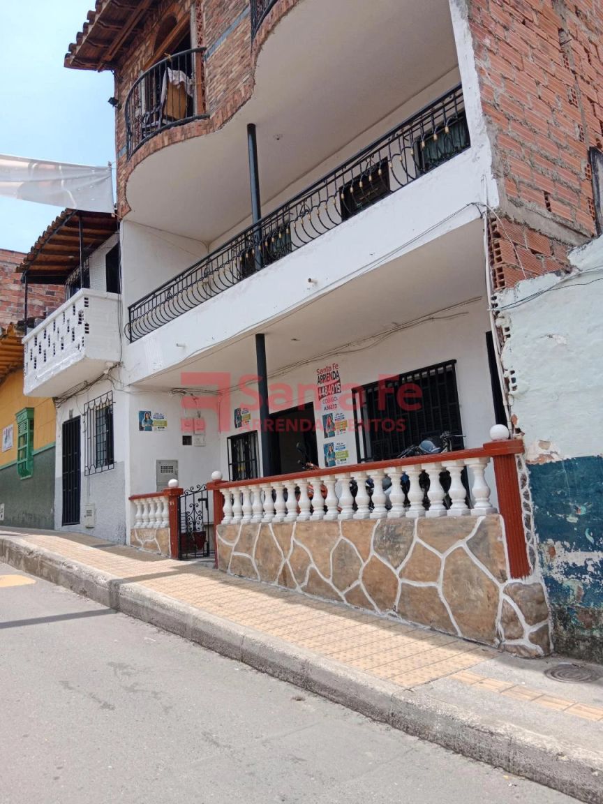 Casa en arriendo Antioquia Medellín Altos Del Poblado 248 m2 Habitaciones 7 Baños 5 Garajes 0 Precio $2300000