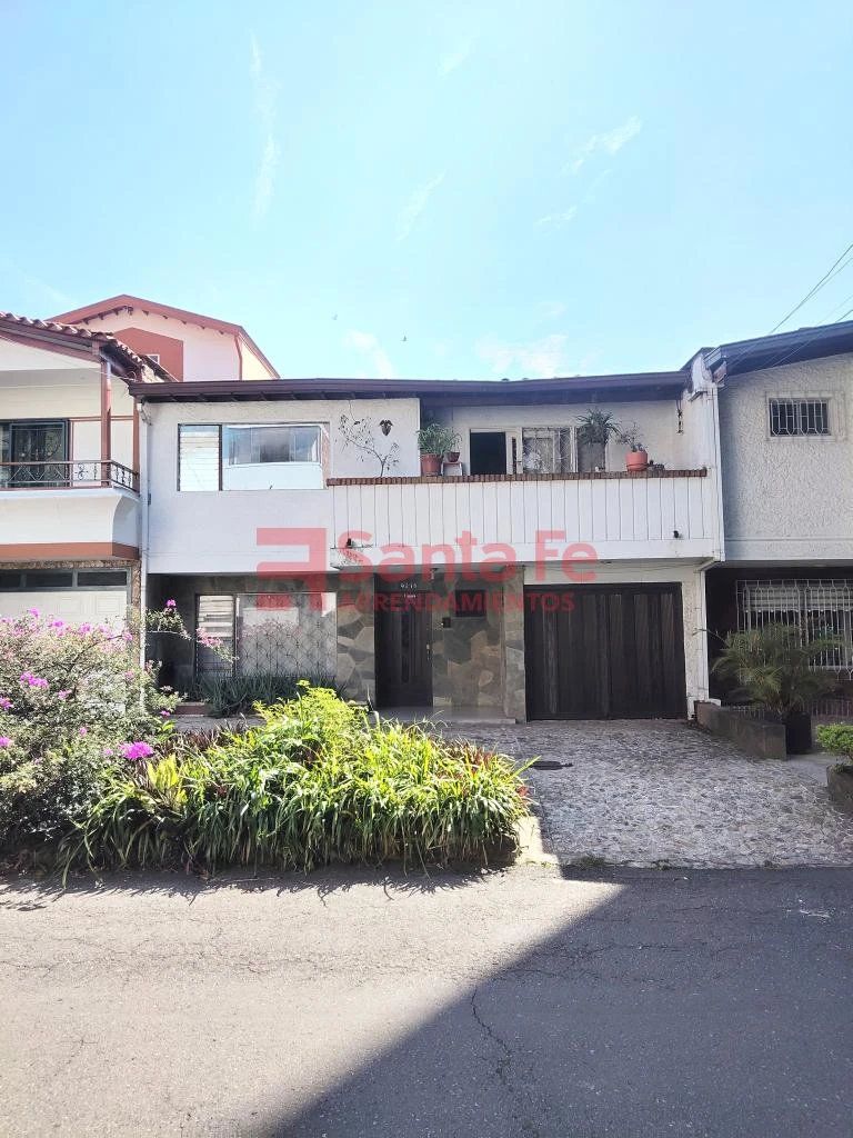 Casa en arriendo Antioquia Medellín El Velodromo 270 m2 Habitaciones 5 Baños 4 Garajes 1 Precio $6200000