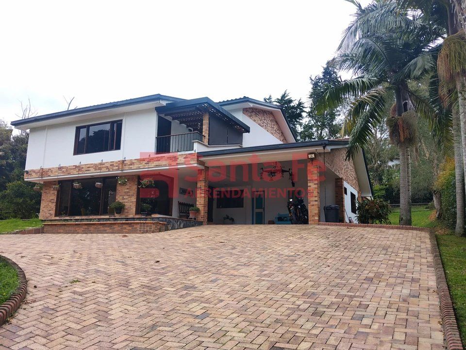 Finca en arriendo Antioquia Medellín Medellín 300 m2 Habitaciones 5 Baños 5 Garajes 2 Precio $14000000