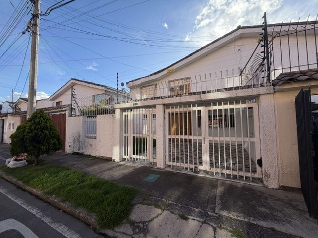 Casa en arriendo Cundinamarca Bogotá El Contador 290 m2 Habitaciones 4 Baños 4 Garajes 2 Precio $6000000