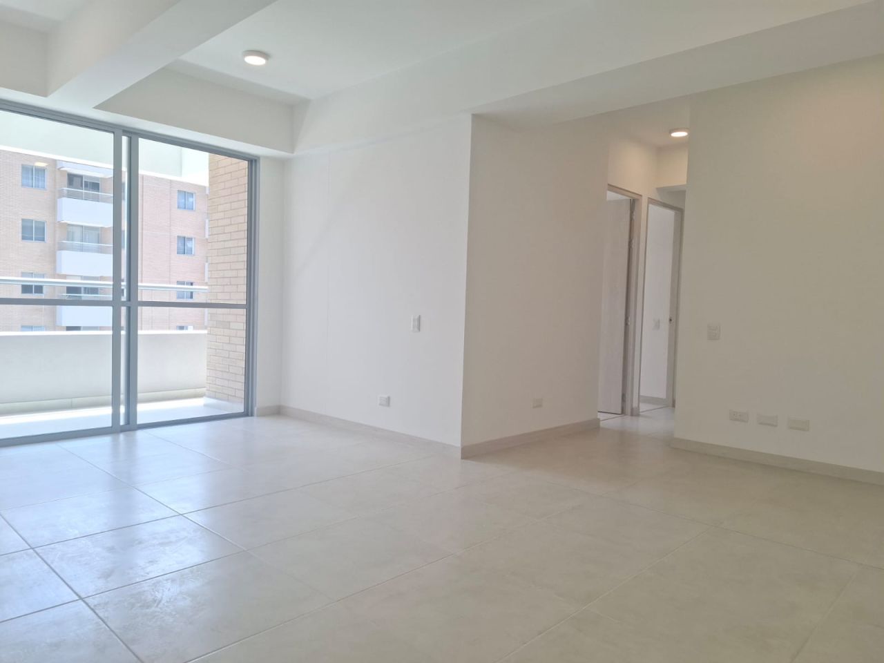 Apartamento en arriendo Antioquia Envigado Jardines 90 m2 Habitaciones 3 Baños 2 Garajes 1 Precio $4700000