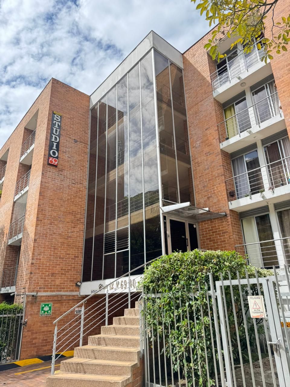 Apartaestudio en arriendo Tolima Ibagué Cr Tejares 32 m2 Habitaciones 1 Baños 1 Garajes 1 Precio $1400000