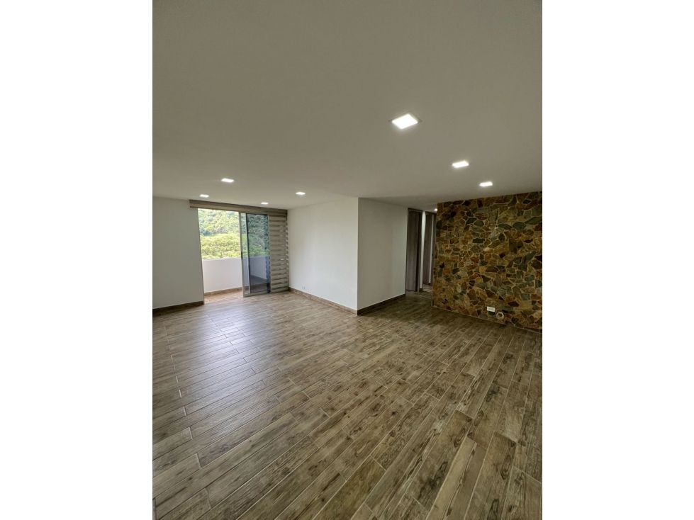 Apartamento en arriendo Antioquia Medellín Loma De Los Bernal 76 m2 Habitaciones 3 Baños 2 Garajes 1 Precio $3000000