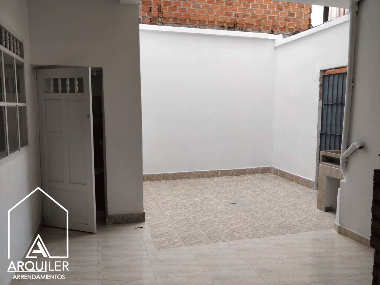 Casa en arriendo Antioquia Medellín Campo Alegre 267 m2 Habitaciones 1 Baños 2 Garajes 0 Precio $4100000