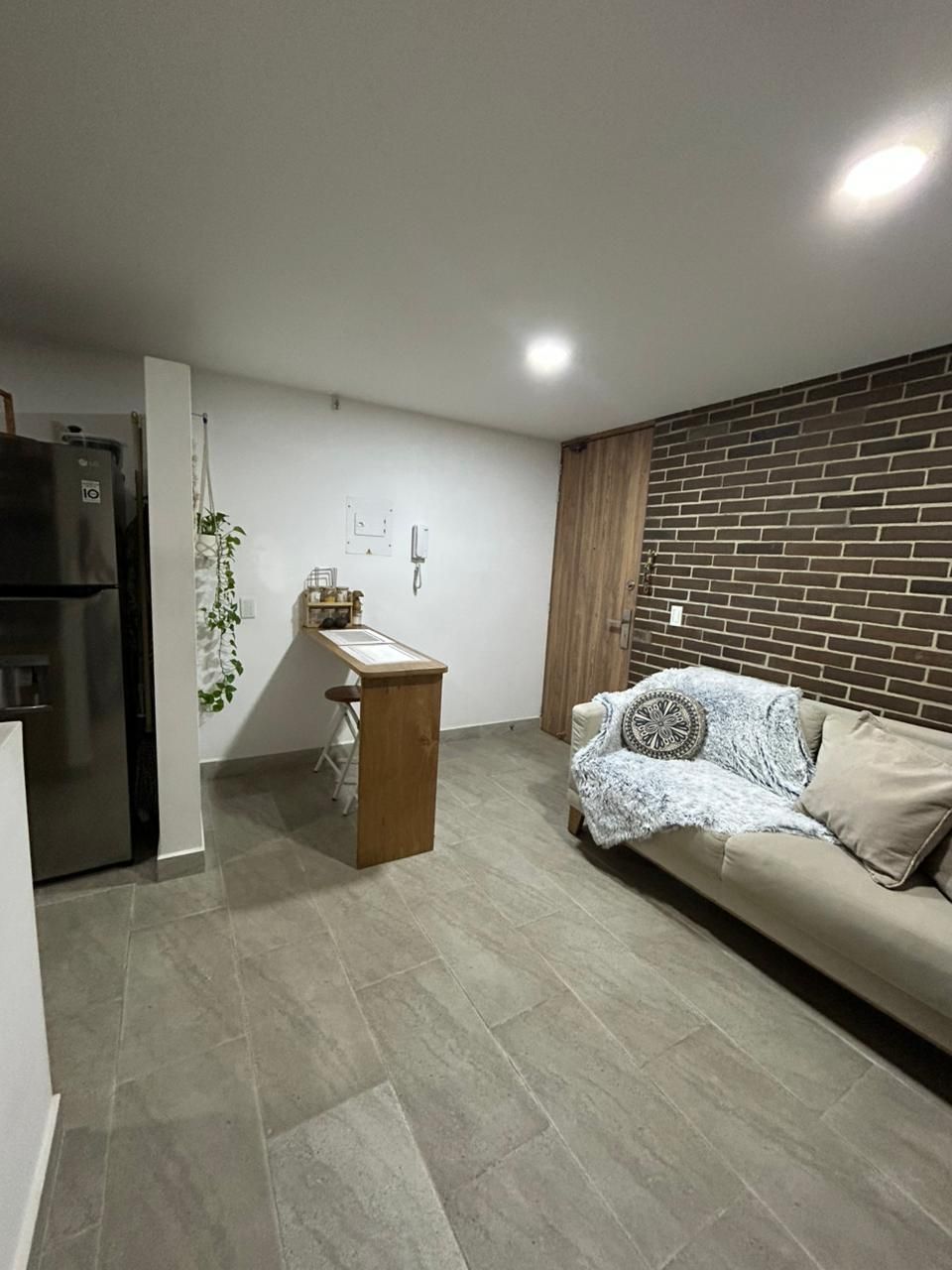 Apartaestudio en arriendo Antioquia Medellín Las Acacias 35 m2 Habitaciones 1 Baños 1 Garajes 1 Precio $2300000