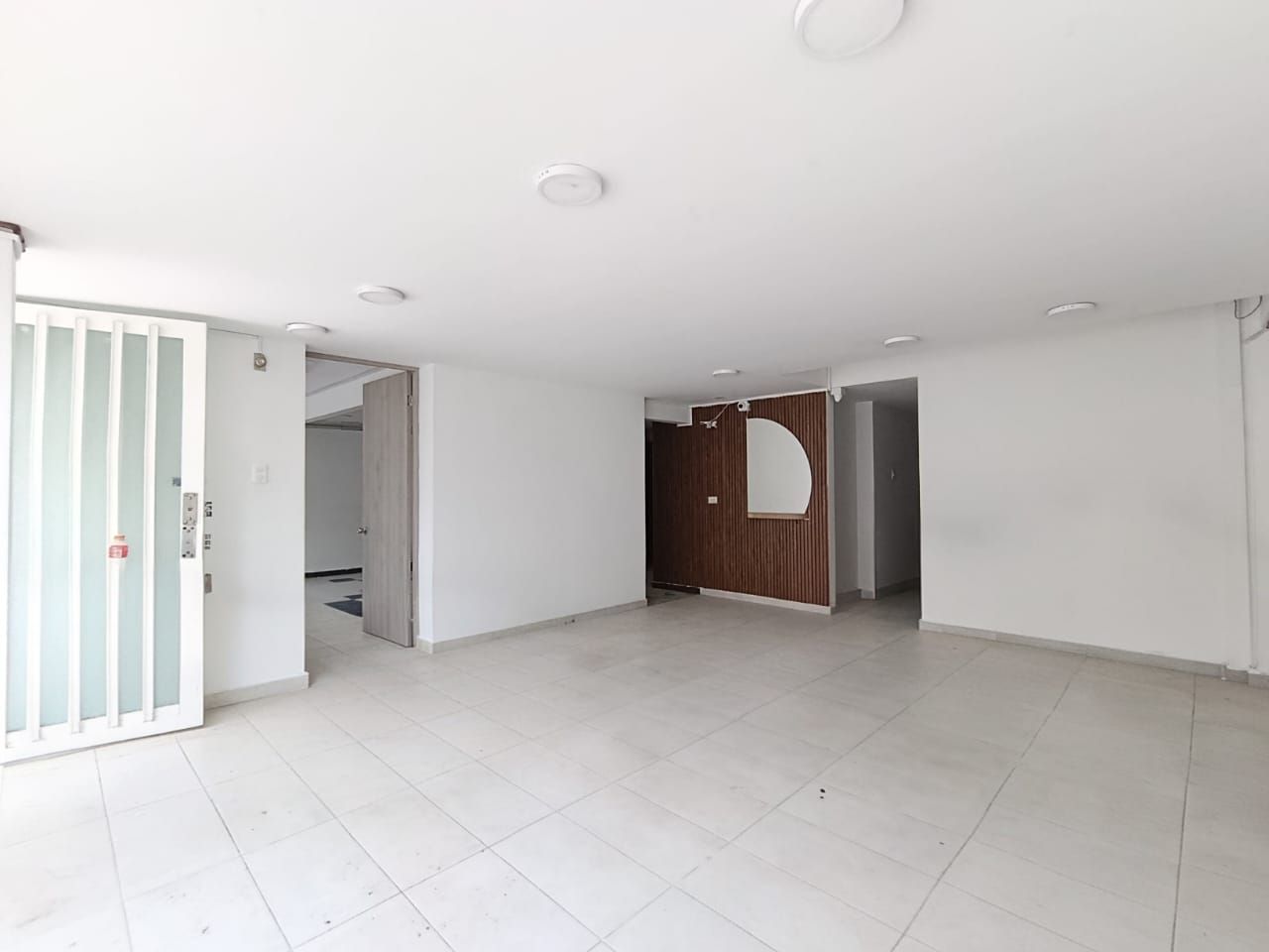 Casa en arriendo Cundinamarca Bogotá Normandía 430 m2 Habitaciones 10 Baños 4 Garajes 1 Precio $6800000