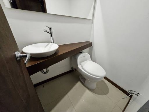 Apartamento en arriendo Antioquia Medellín Los Naranjos 160 m2 Habitaciones 3 Baños 3 Garajes 2 Precio $7500000