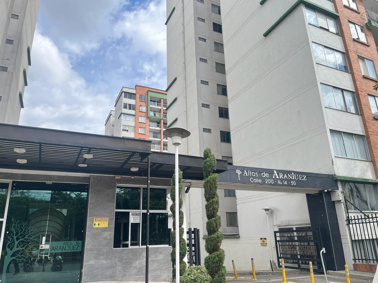 Apartamento en arriendo Santander Floridablanca Ub Piñar De Versalles 74 m2 Habitaciones 3 Baños 2 Garajes 1 Precio $1843900