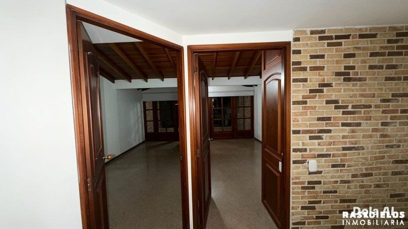 Casa en venta Antioquia Medellín San Bernardo 324 m2 Habitaciones 3 Baños 3 Garajes 1 Precio $1300000000