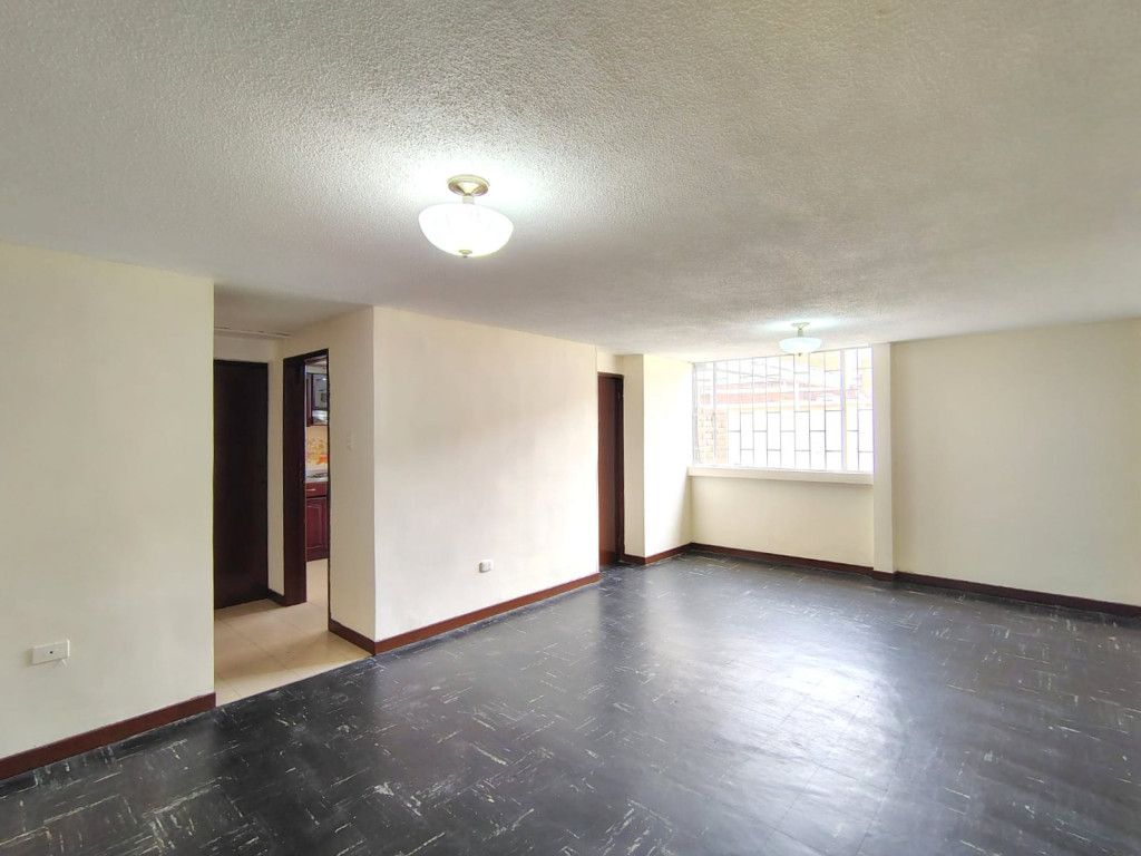 Casa en arriendo Cundinamarca Bogotá Marsella 251 m2 Habitaciones 5 Baños 2 Garajes 1 Precio $3700000