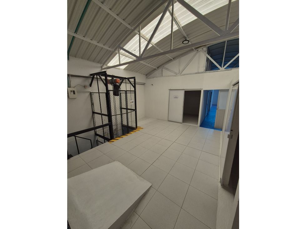 Bodega en venta Cundinamarca Bogotá Bogotá 900 m2 Habitaciones 0 Baños 6 Garajes 0 Precio $4100000000