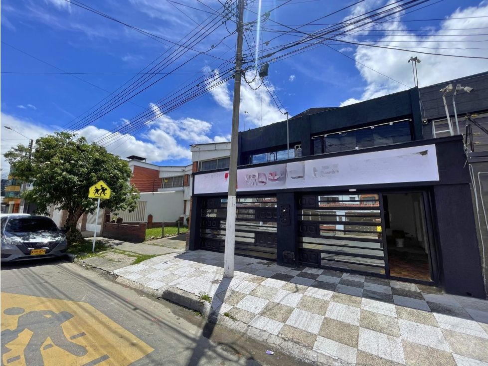Casa en venta Cundinamarca Bogotá Modelia Occidental 320 m2 Habitaciones 4 Baños 5 Garajes 3 Precio $1600000000