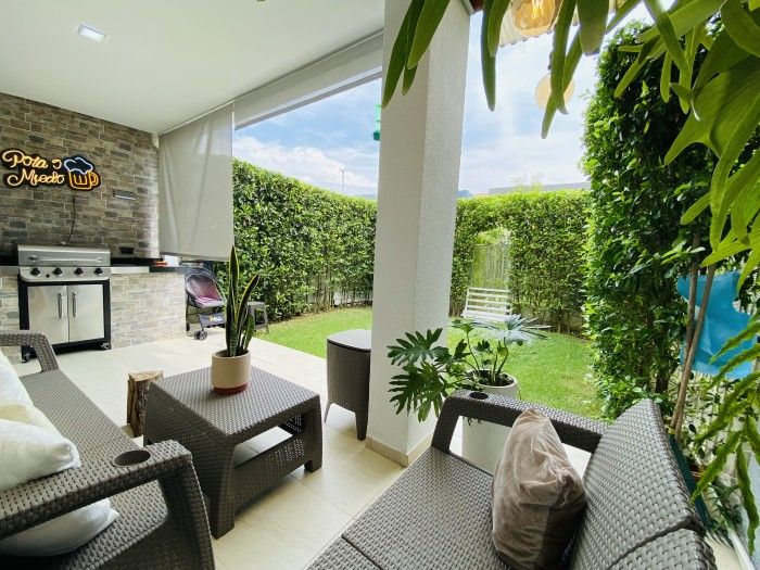 Casa en venta Valle Del Cauca Jamundí Cr Castillo La Herreria Iv 114 m2 Habitaciones 3 Baños 3 Garajes 2 Precio $730000000