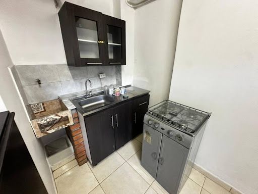 Apartaestudio en arriendo Antioquia Medellín Los Alpes 15 m2 Habitaciones 1 Baños 1 Garajes 0 Precio $1350000