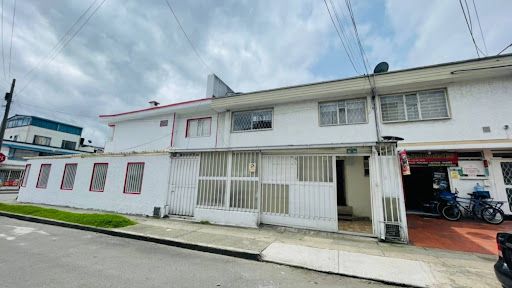 Casa en arriendo Cundinamarca Bogotá Normandía 160 m2 Habitaciones 4 Baños 3 Garajes 0 Precio $4000000