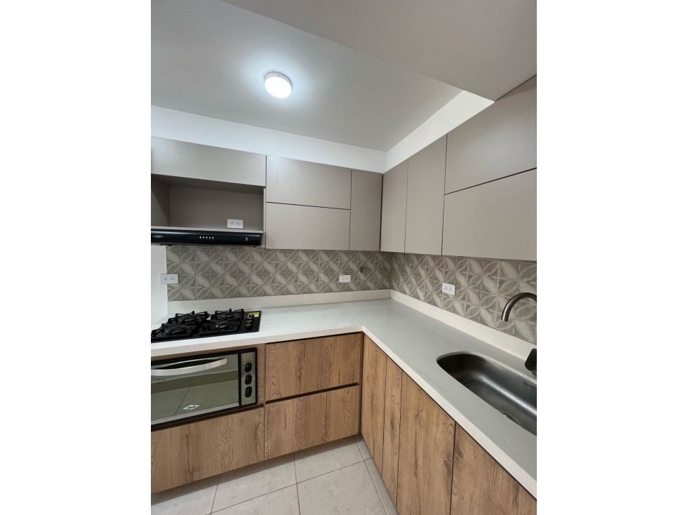 Apartamento en arriendo Antioquia Medellín Loma De Los Bernal 70 m2 Habitaciones 2 Baños 2 Garajes 1 Precio $3500000