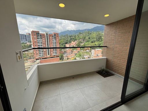 Apartamento en arriendo Antioquia Envigado El Chinguí 75 m2 Habitaciones 3 Baños 2 Garajes 1 Precio $3000000