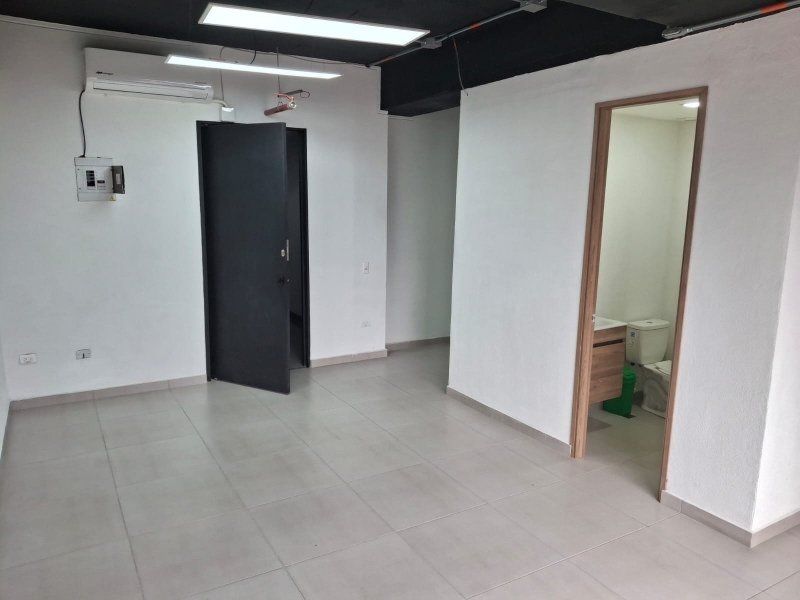 Oficina en venta Antioquia Envigado El Dorado 34 m2 Habitaciones 0 Baños 1 Garajes 1 Precio $350000000