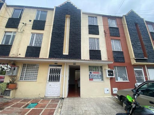 Casa en venta Cundinamarca Bogotá Villas De Granada Et I 87 m2 Habitaciones 4 Baños 2 Garajes 0 Precio $380000000