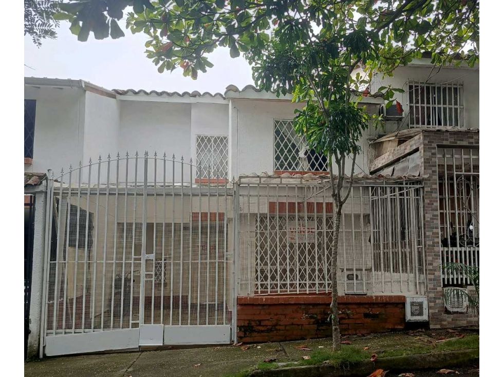 Apartamento en venta Valle Del Cauca Cali Conjunto Residencial Altos Del Madrigal 180 m2 Habitaciones 4 Baños 3 Garajes 2 Precio $400000000