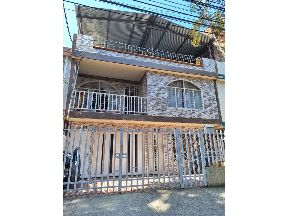 Casa en venta Valle Del Cauca Cali Departamental 166 m2 Habitaciones 7 Baños 4 Garajes 2 Precio $800000000
