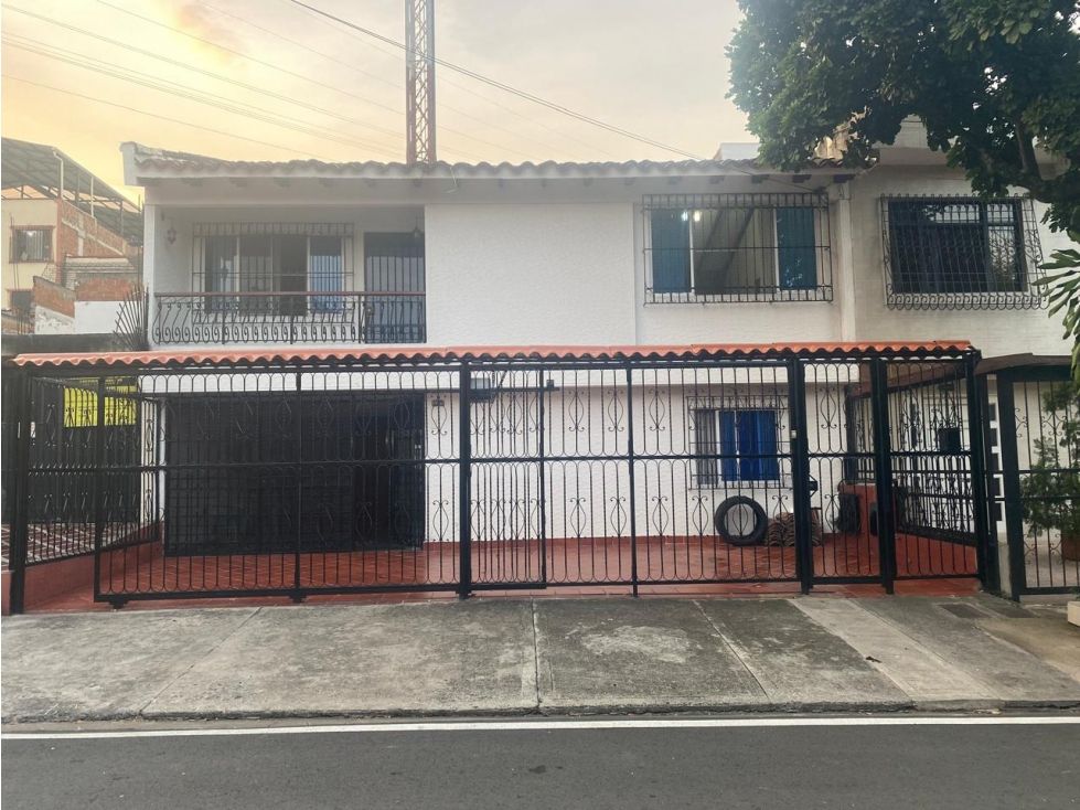 Casa en venta Valle Del Cauca Cali Cali 360 m2 Habitaciones 6 Baños 4 Garajes 2 Precio $880000000