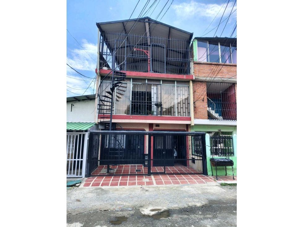 Casa en venta Valle Del Cauca Cali La Independencia 378 m2 Habitaciones 8 Baños 3 Garajes 2 Precio $450000000