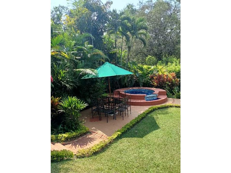 Casa en venta Valle Del Cauca Cali Urbanización Ciudad Jardín 340 m2 Habitaciones 4 Baños 7 Garajes 2 Precio $1950000000