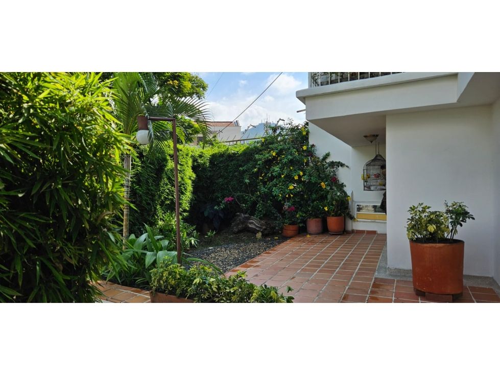 Casa en venta Valle Del Cauca Cali Bellavista 439 m2 Habitaciones 3 Baños 6 Garajes 3 Precio $1500000000