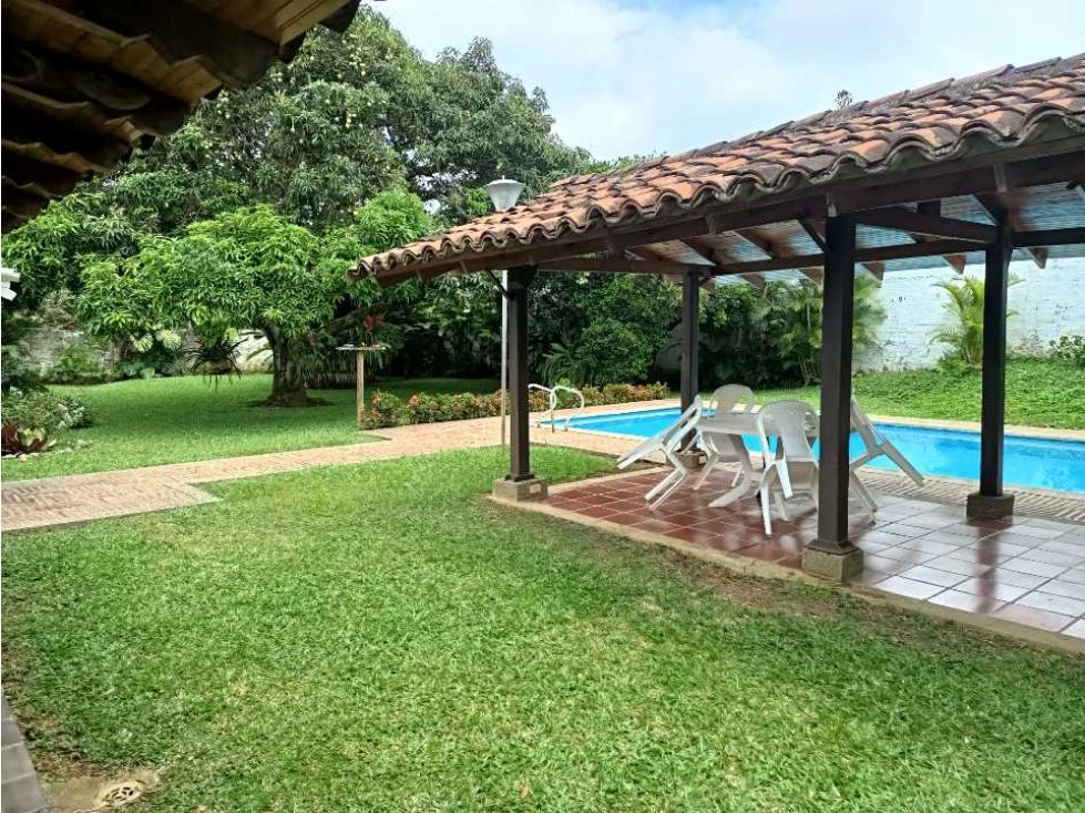 Casa en venta Valle Del Cauca Cali Cali 500 m2 Habitaciones 4 Baños 5 Garajes 3 Precio $1900000000