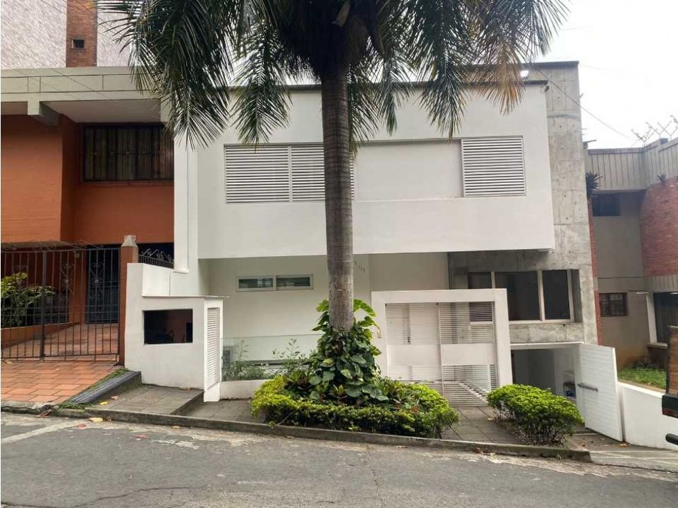 Casa en venta Valle Del Cauca Cali Normandía 300 m2 Habitaciones 4 Baños 4 Garajes 2 Precio $1700000000