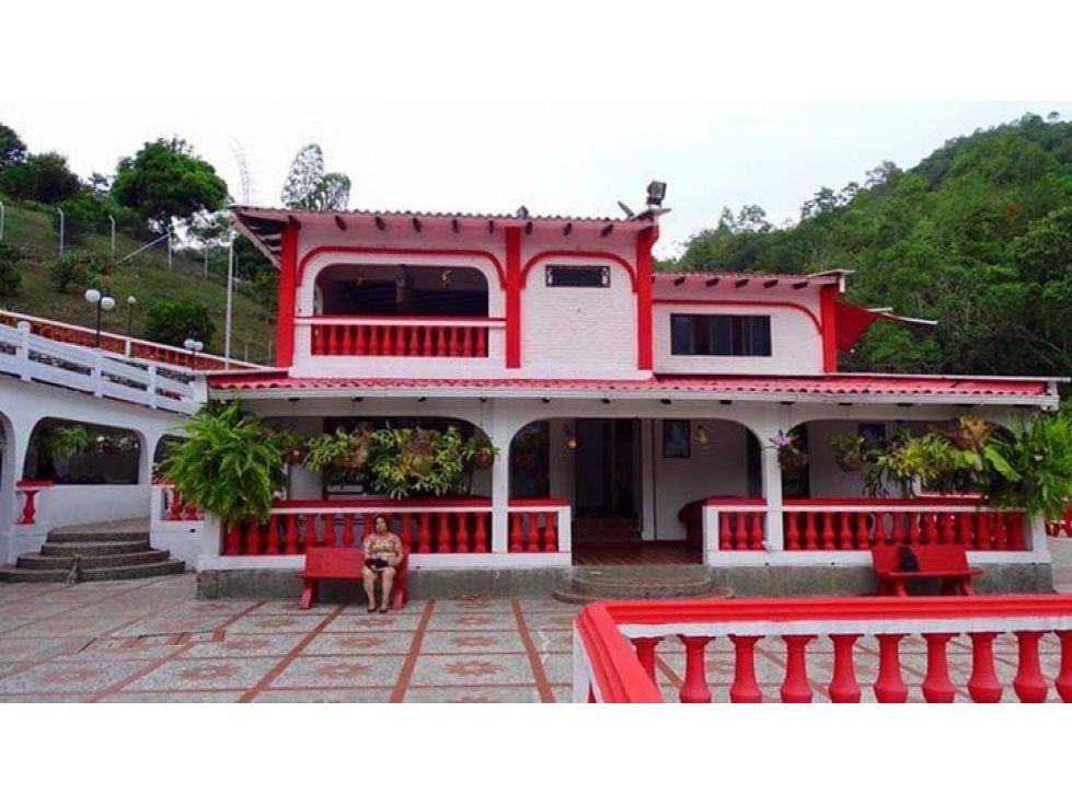 Finca en venta Valle Del Cauca Cali Cali 5000 m2 Habitaciones 11 Baños 9 Garajes 18 Precio $900000000